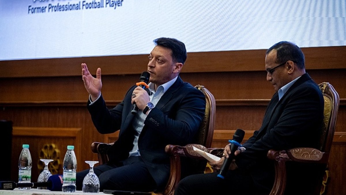 Mesut Özil'den Doğu Türkistan sözleri: Arsenal ile gerilim yaşayacağımı biliyordum ama...