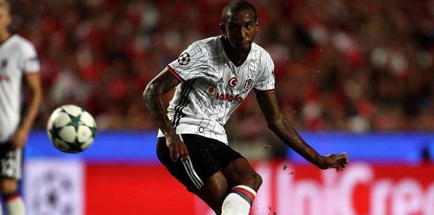 Talisca, Benfica'ya attığı frikik golünün dövmesini yaptırdı!