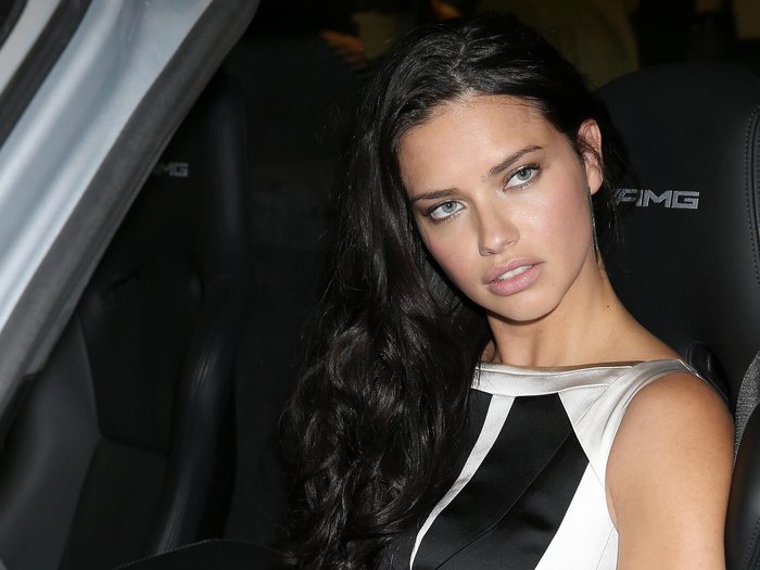 adriana-lima-kimdir-adriana-lima-nereli-kac-yasinda-evli-mi-kac-cocugu-var-adriana-lima-boyu-kilosu-burcu-1672390875314.jpeg