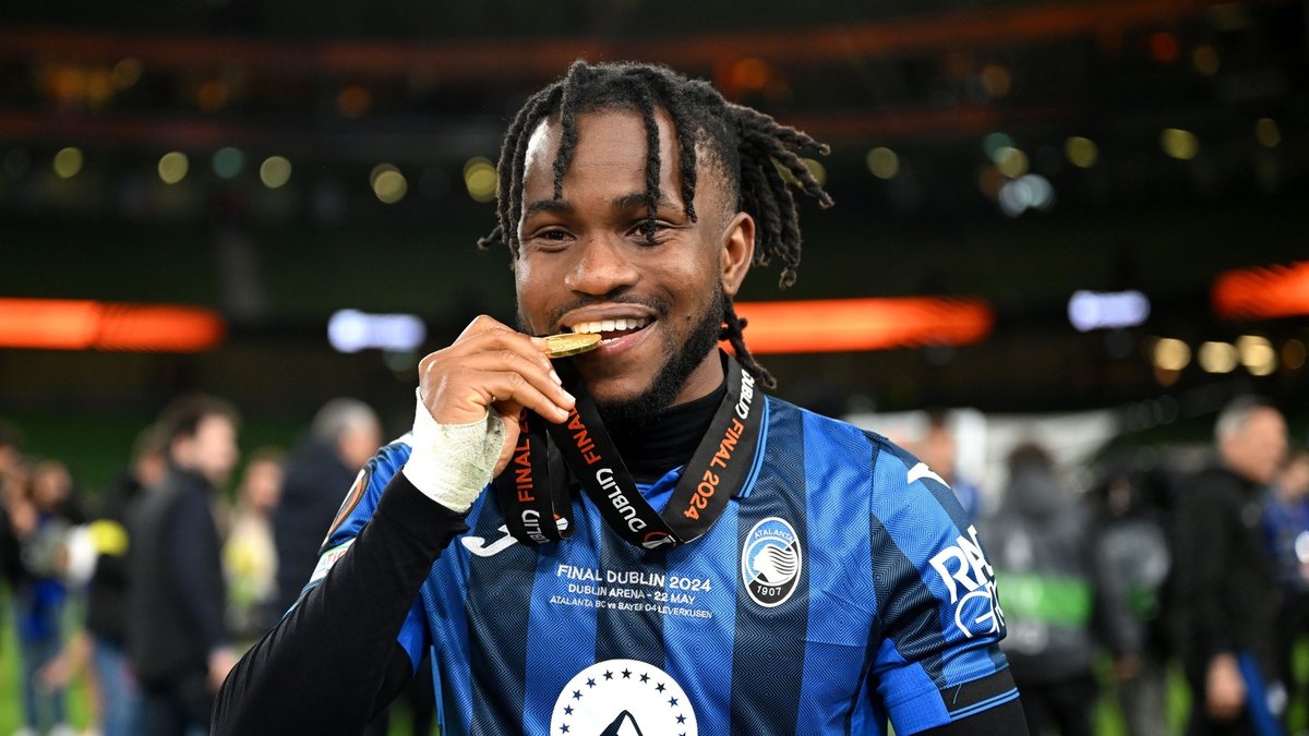 Lookman gemileri yaktı