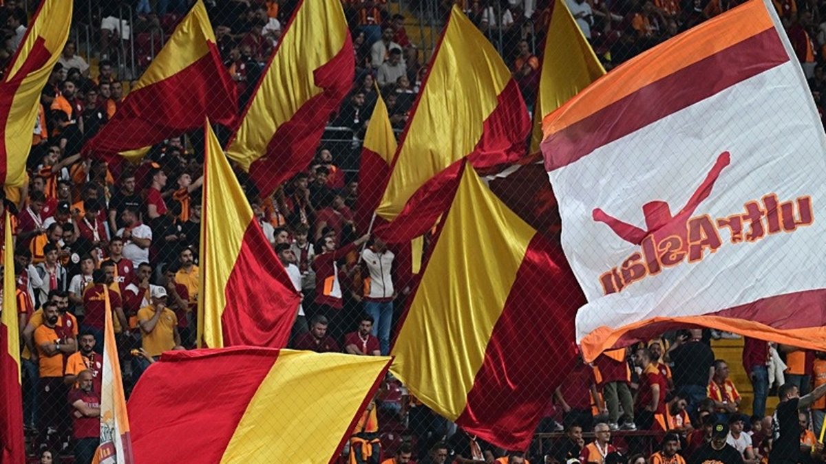 Tribünler doldu taştı