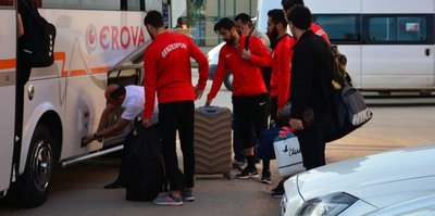 Takım otobüsüyle geldiler minibüsle döndüler...