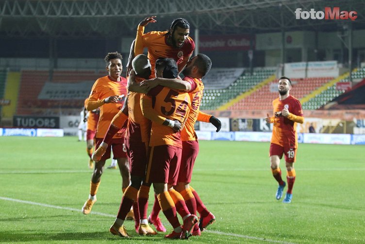Son dakika spor haberleri: Galatasaraylı yıldızdan büyük fedakarlık! Kırık kaburgayla oynamış