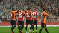Aslan gözünü açtı