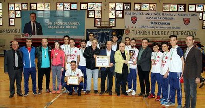 Salon hokeyi erkeklerde Gaziantep Polisgücü'nün şampiyonluğu