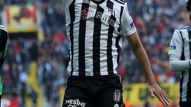 Beşiktaş'ta şok sakatlık! Salih Uçan devam edemedi
