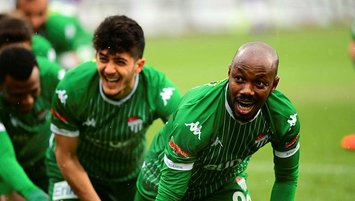 Bursaspor'da goller paylaşılıyor