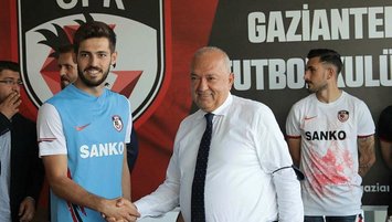 Gaziantep FK yeni transferleri için imza töreni düzenledi