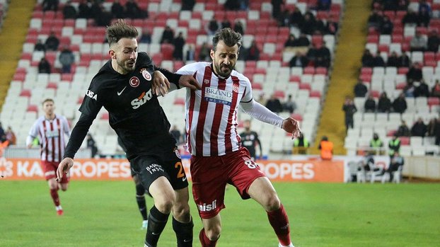 Erman Toroğlu EMS Yapı Sivasspor - Galatasaray maçındaki o pozisyonu değerlendirdi! Erman Toroğlu EMS Yapı Sivasspor - Galatasaray maçındaki o pozisyonu değerlendirdi!