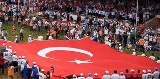 Kırkpınar'da dev Türk bayrağı