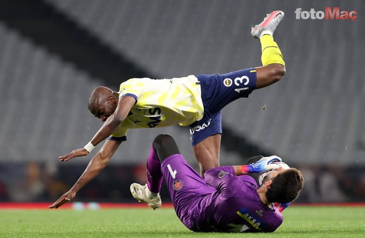 Valencia'nın Fatih Karagümrük - Fenerbahçe maçındaki pozisyonu penaltı mı? Fırat Aydınus yorumladı