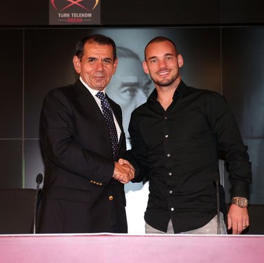Sneijder imzayı attı