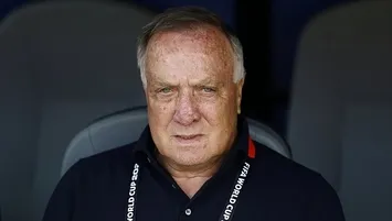 En yaşlı hoca Advocaat