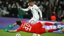 Doğan Alemdar Mbappe’ye engel olamadı!
