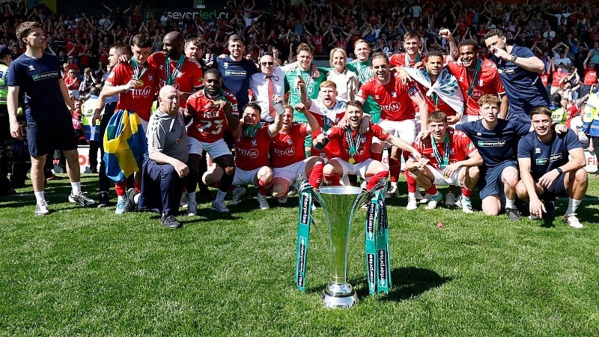 İngiltere Ulusal Ligi'nde müthiş son! Şampiyonluk 90+14'te geldi