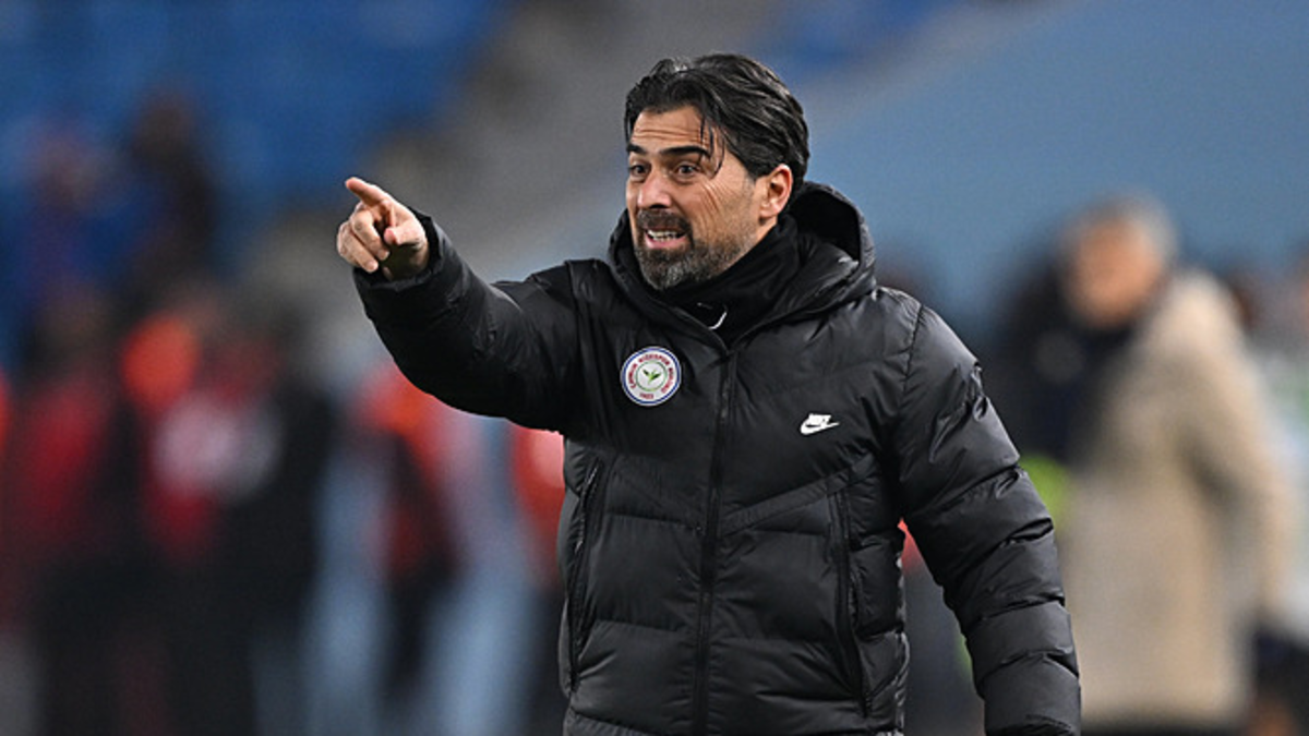 Çaykur Rizespor Teknik Direktörü İlhan Palut: Camiamızdan özür diliyoruz