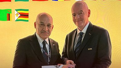 TFF Başkanı Mehmet Büyükekşi FIFA Başkanı Gianni Infantino ile bir araya geldi