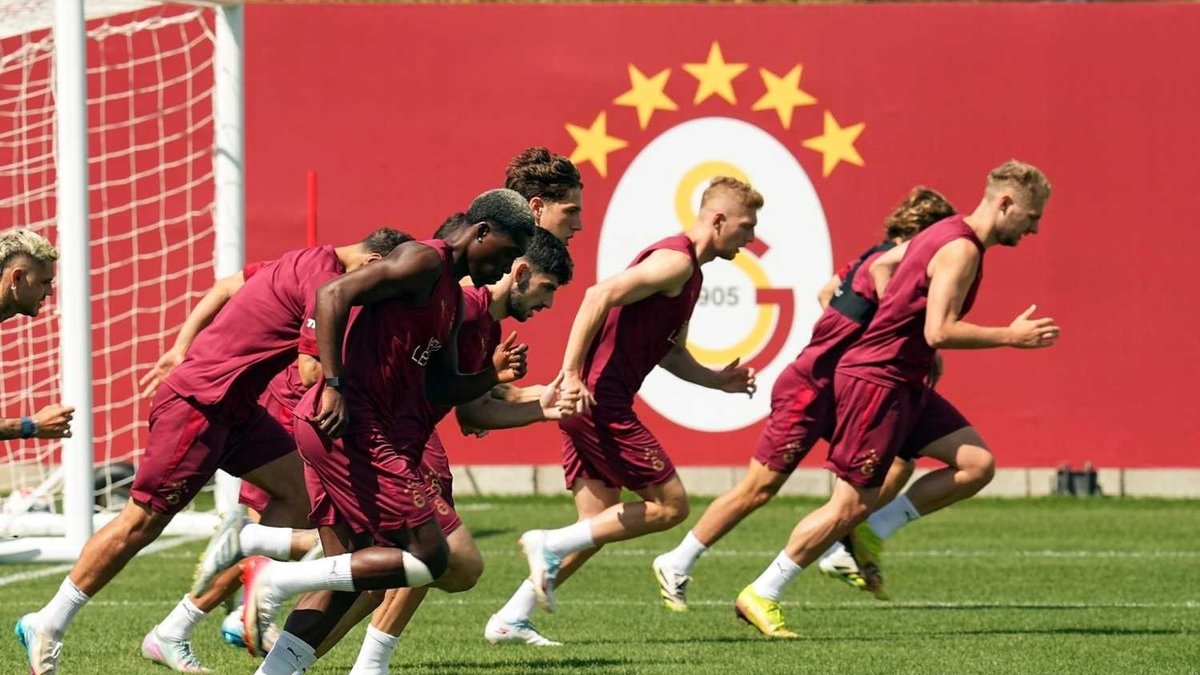 TRANSFER HABERİ - Galatasaray’da ayrılacak isimler netleşti! Yabancı kontenjanı nedeniyle 5 yolcu var TRANSFER HABERİ - Galatasaray’da ayrılacak isimler netleşti! Yabancı kontenjanı nedeniyle 5 yolcu var