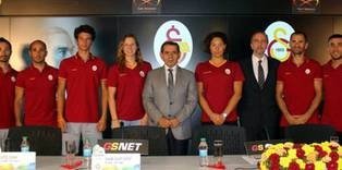 Özbek'ten olimpik sporculara destek