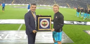 Özel plaket verildi