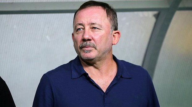 Sergen Yalçın'dan Başakşehir maçı sonrası futbolculara uyarı