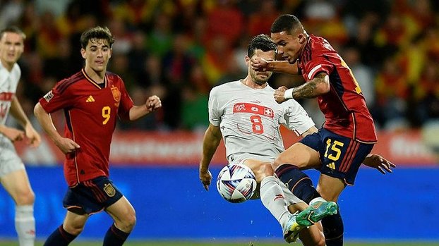 İspanya - İsviçre: 1-2 (MAÇ SONUCU - ÖZET)