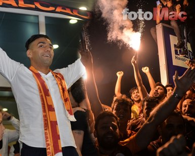 Galatasaray taraftarının Falcao karşılaması dünyayı şaşırttı!