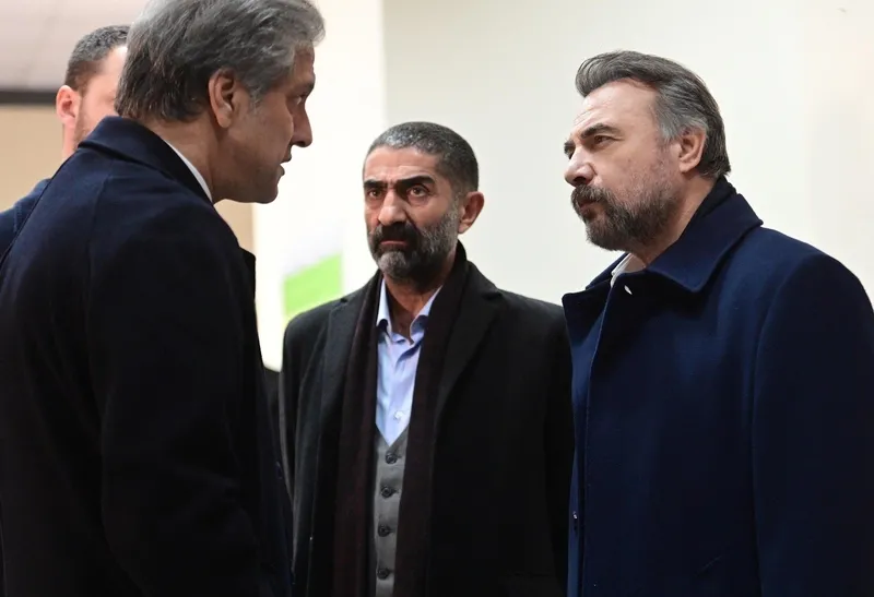 BEN BU CİHANA SIĞMAZAM 61. YENİ BÖLÜM FRAGMANI İZLE | Ben Bu Cihana Sığmazam yeni bölüm fragmanı FULL - 1