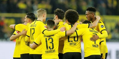 Borussia Dortmund'lu Piszczek gelecek sezon sonunda futbolu bırakacak