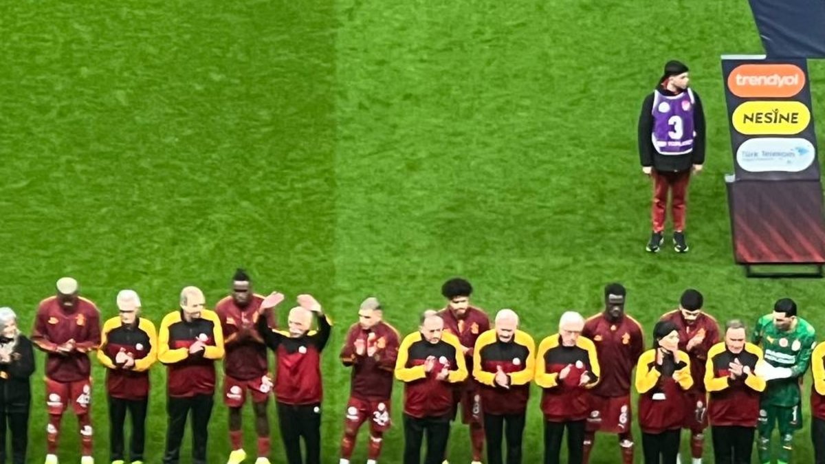 Galatasaraylılar Yurdu'nun sakinleri seremoniye çıktı