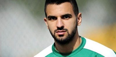 Başakşehir Aziz Behich'i açıkladı!