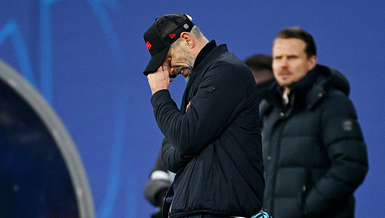 Leipzig - Aston Villa maçında gözyaşlarını tutamayan hakemi Leipzig Teknik Direktörü Marco Rose teselli etti