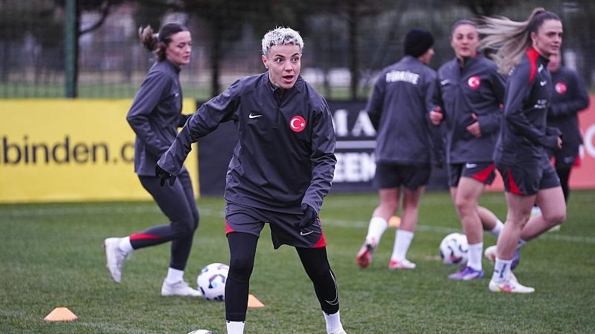 A Milli Kadın Futbol Takımı UEFA Uluslar B Ligi'nde İrlanda Cumhuriyeti'ne konuk olacak A Milli Kadın Futbol Takımı UEFA Uluslar B Ligi'nde İrlanda Cumhuriyeti'ne konuk olacak