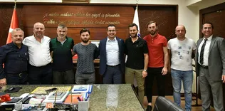 Paşa’da imzalar peş peşe geldi