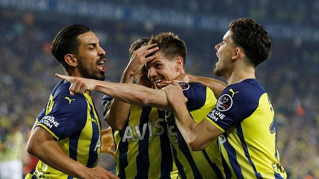 TRANSFER HABERİ Fenerbahçe'de o isim sözleşmesini yenilemedi Beşiktaş devreye girdi
