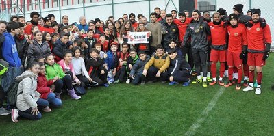 Öğrencilerden Eskişehirspor'a ziyaret