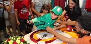 Denayer, Antalya’da taraftarla buluştu