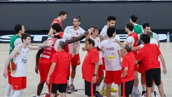 Devler yine zirvede