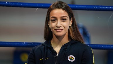 Son dakika spor haberi: Buse Naz Çakıroğlu Fenerbahçeli altyapı oyuncularıyla bir araya geldi
