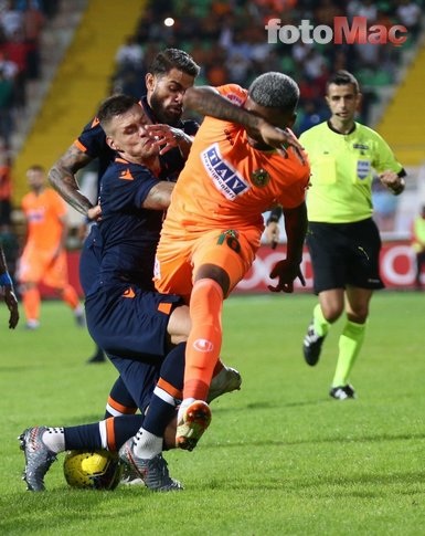 Aytemiz Alanyaspor-Medipol Başakşehir maçından kareler