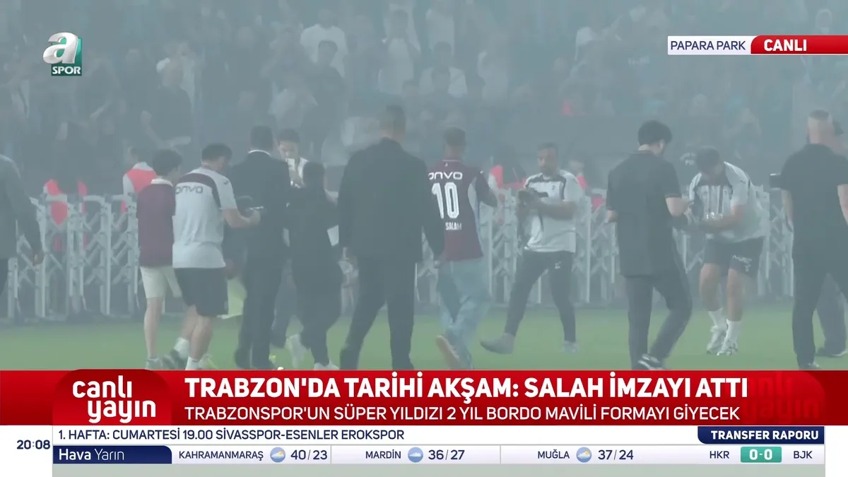 Trabzonspor'un yeni transferi Muhammed Salah taraftarlara 3'lü çektirdi!