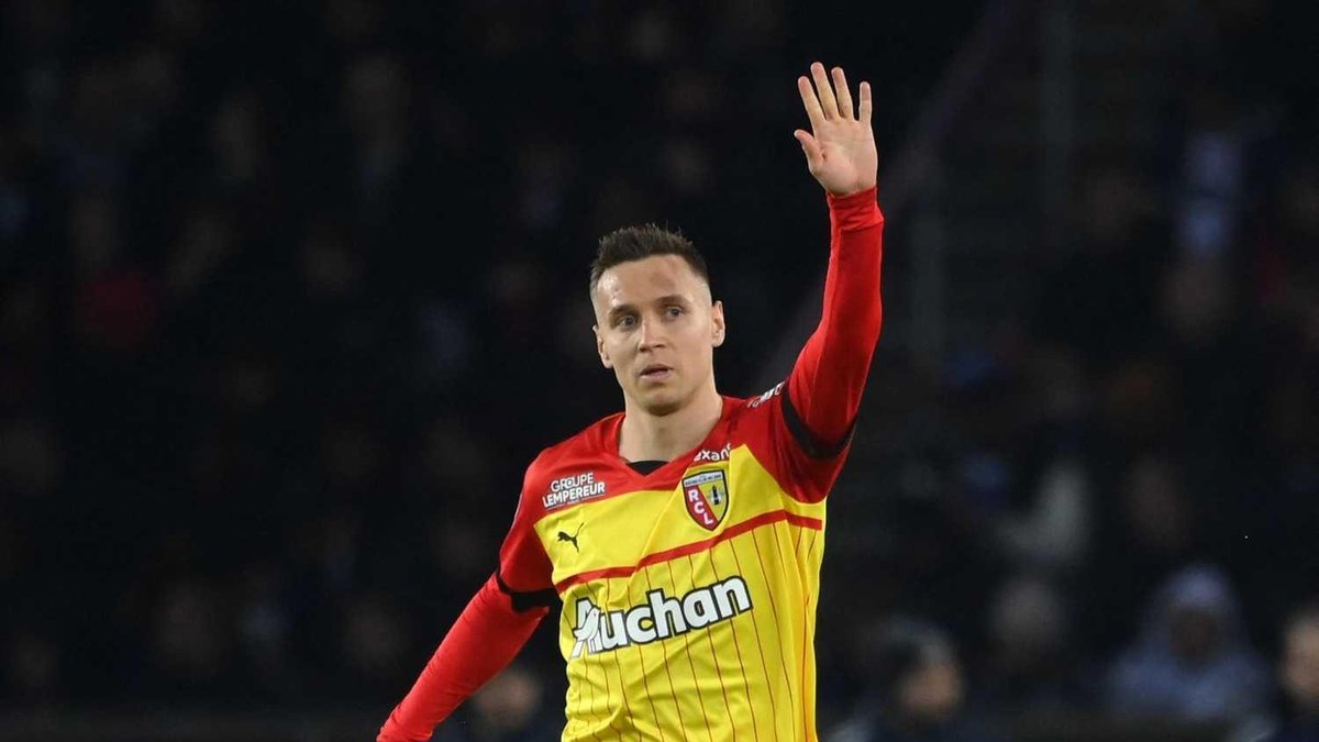 Frankowski Galatasaray'a transfer olacak mı? Hocası resmen açıkladı! Frankowski Galatasaray'a transfer olacak mı? Hocası resmen açıkladı!