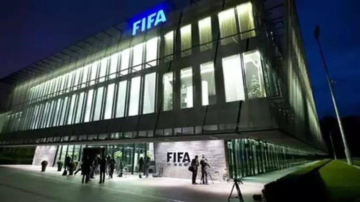 FIFA'dan kural değiştiriyor! Süper Lig maçları... FIFA'dan kural değiştiriyor! Süper Lig maçları...