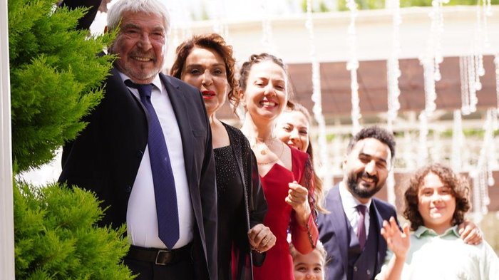 benim-guzel-ailem-konusu-ve-oyunculari-benim-guzel-ailem-dizisinin-konusu-ne-gercek-hayat-hikayesi-mi-show-tv-1687347340934.jpeg