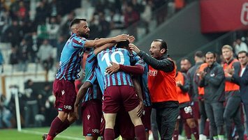 Unbeaten Trabzonspor defeat Besiktas 2-1
