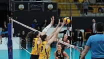 VakıfBank dörtlü finalde!
