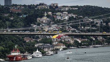 G.Saray'ın bayrağı İstanbul Boğazı’nda!