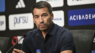 Beşiktaş'ta Van Bronckhorst'un sırrı ortaya çıktı!