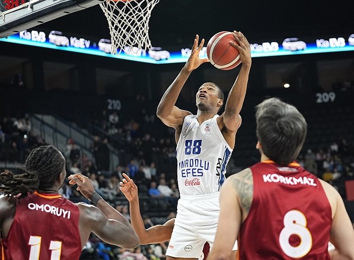 asvel-anadolu-efes-maci-canli-izle-saati-kanali-ve-yayin-bilgisi-1766489599765.jpeg ASVEL-Anadolu Efes maçı saat kaçta?