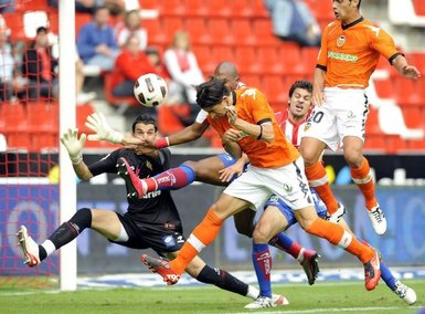 Mehmet Topal ilk golünü Sporting Gijon’a attı